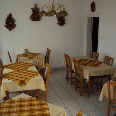 Bed & Breakfast Fuezi Panzio