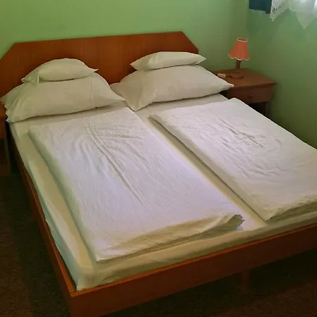 Fuezi Panzio * Sopron